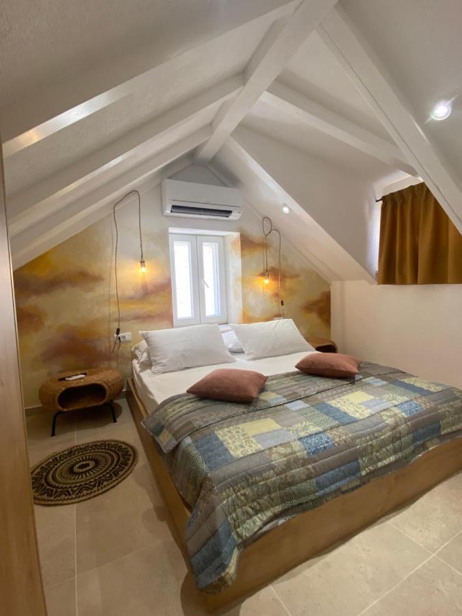 House Malena - Rooms Vis Luaran gambar