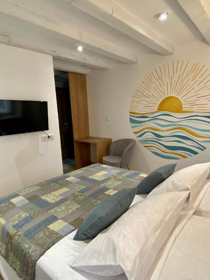 House Malena - Rooms Vis Luaran gambar